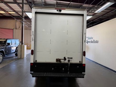 Used 2022 Ford Transit 350 DRW RWD image 5