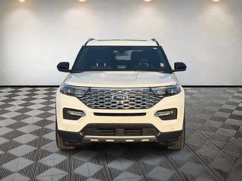 Used 2020 Ford Explorer Platinum w/ Premium Technology Package AWD/4WD image 2
