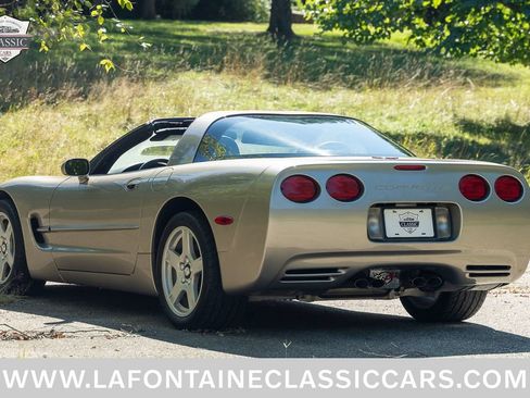 Used 1999 Chevrolet Corvette Coupe RWD image 38