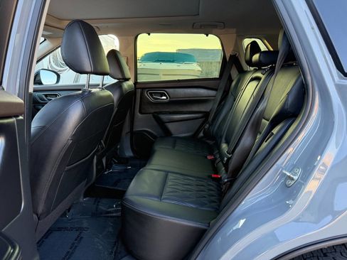 Used 2023 Nissan Rogue Platinum image 18