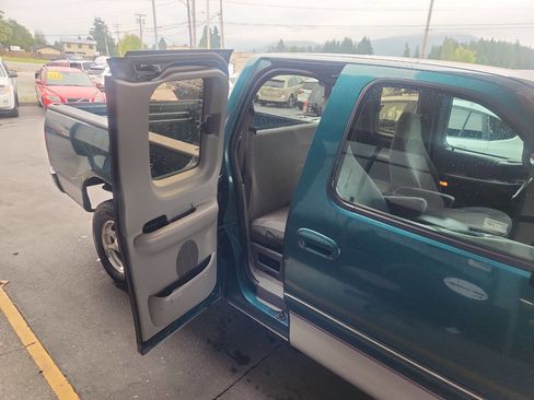 Used 1997 Ford F150 XLT image 6