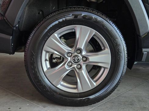Certified 2025 Toyota RAV4 XLE FWD image 5