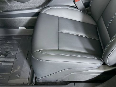 New 2026 Cadillac Optiq Luxury 1 image 20