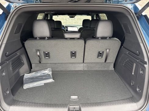New 2026 Chevrolet Traverse LT w/ Driver Confidence Package image 38