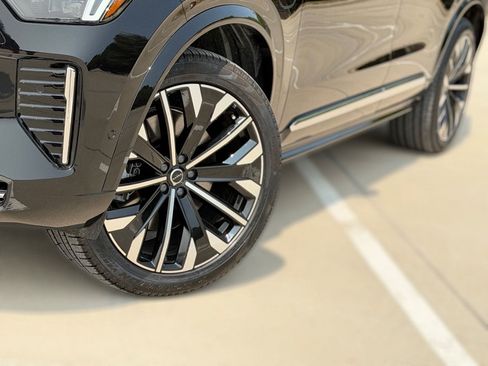 New 2026 Volvo XC90 T8 Ultra w/ Protection Package Premier AWD/4WD image 8