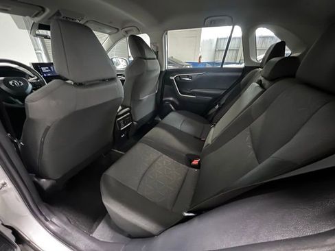 Used 2024 Toyota RAV4 XLE FWD image 15