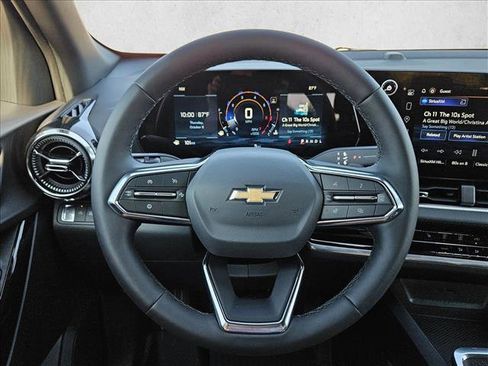 New 2026 Chevrolet Equinox LT w/ Safety and Technology Package image 11