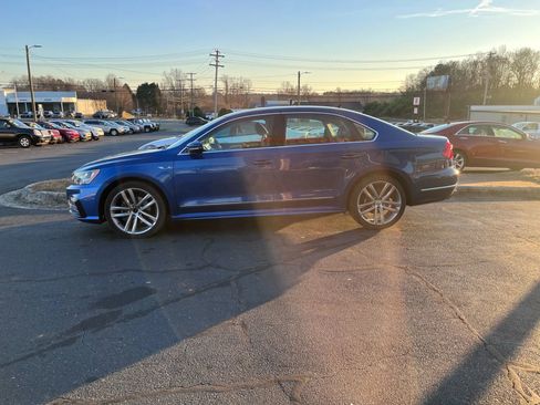 Used 2017 Volkswagen Passat 1.8T R-Line image 4