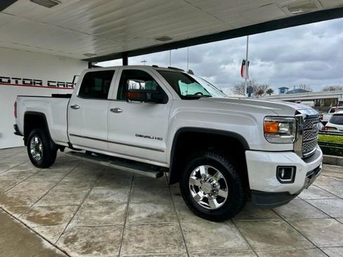 Used 2019 GMC Sierra 3500 Denali w/ Suspension Package, Off-Road image 5