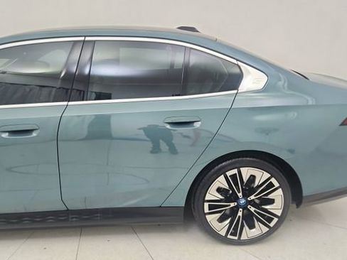 Used 2025 BMW i5 xDrive40 image 11