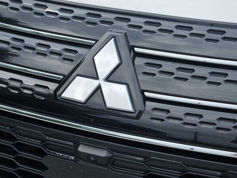 Used 2024 Mitsubishi Outlander SE FWD image 12