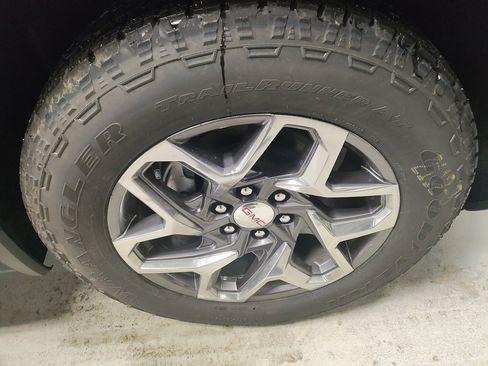 New 2026 GMC Sierra 1500 SLT w/ SLT Premium Plus Package image 4