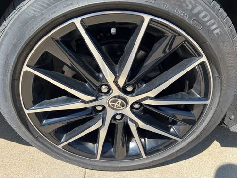 Used 2022 Toyota Camry SE FWD image 7
