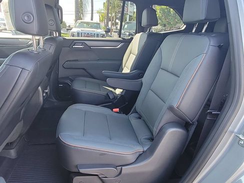 Used 2026 GMC Acadia AT4 w/ Luxury Package AWD/4WD image 25