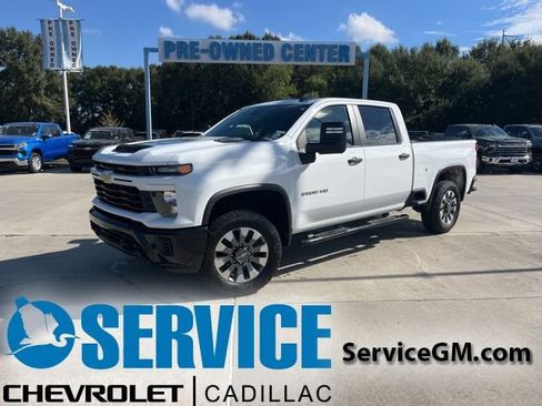 Used 2024 Chevrolet Silverado 2500 Custom image 1