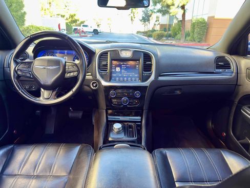 Used 2018 Chrysler 300 S w/ 300S Premium Group image 20