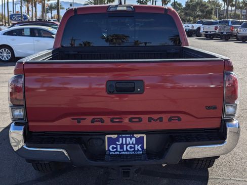 Used 2017 Toyota Tacoma TRD Off-Road w/ Tow Package image 3