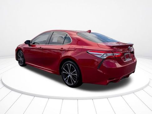 Used 2020 Toyota Camry SE FWD image 5
