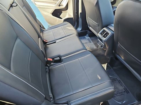 Certified 2021 Volkswagen Tiguan SEL image 11