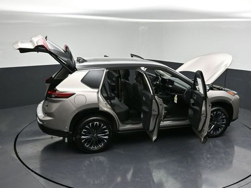 New 2026 Nissan Rogue Platinum w/ Tech Package image 29