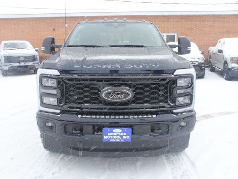 Certified 2025 Ford F350 Lariat w/ Lariat Ultimate Package image 10