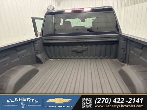 Used 2024 Chevrolet Silverado 2500 LT AWD/4WD image 17