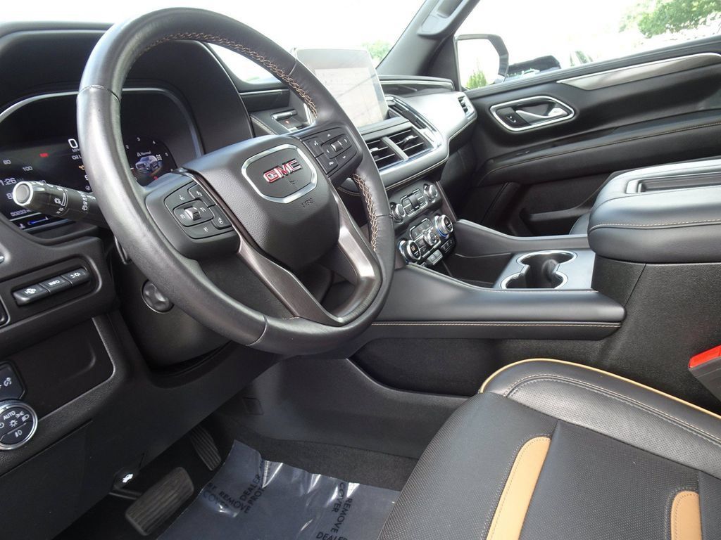 Used 2023 GMC Yukon AT4 w/ AT4 Premium Package AWD/4WD image 12