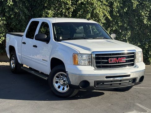 Used 2010 GMC Sierra 1500 SLE AWD/4WD image 1