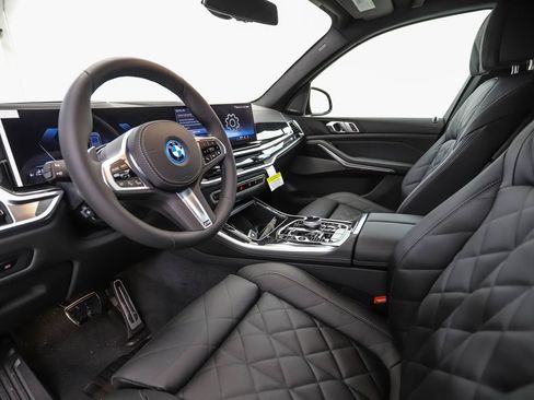 New 2026 BMW X5 xDrive50e image 10