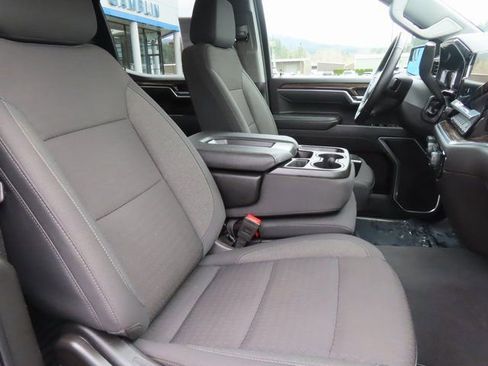 Used 2025 Chevrolet Silverado 1500 LT AWD/4WD image 36