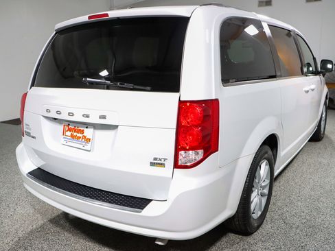 Used 2019 Dodge Grand Caravan SXT image 7