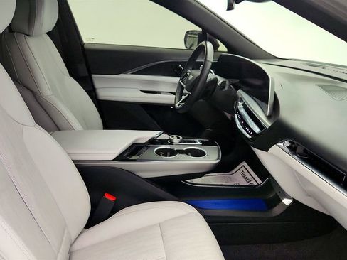 Used 2024 Cadillac Lyriq Sport image 23