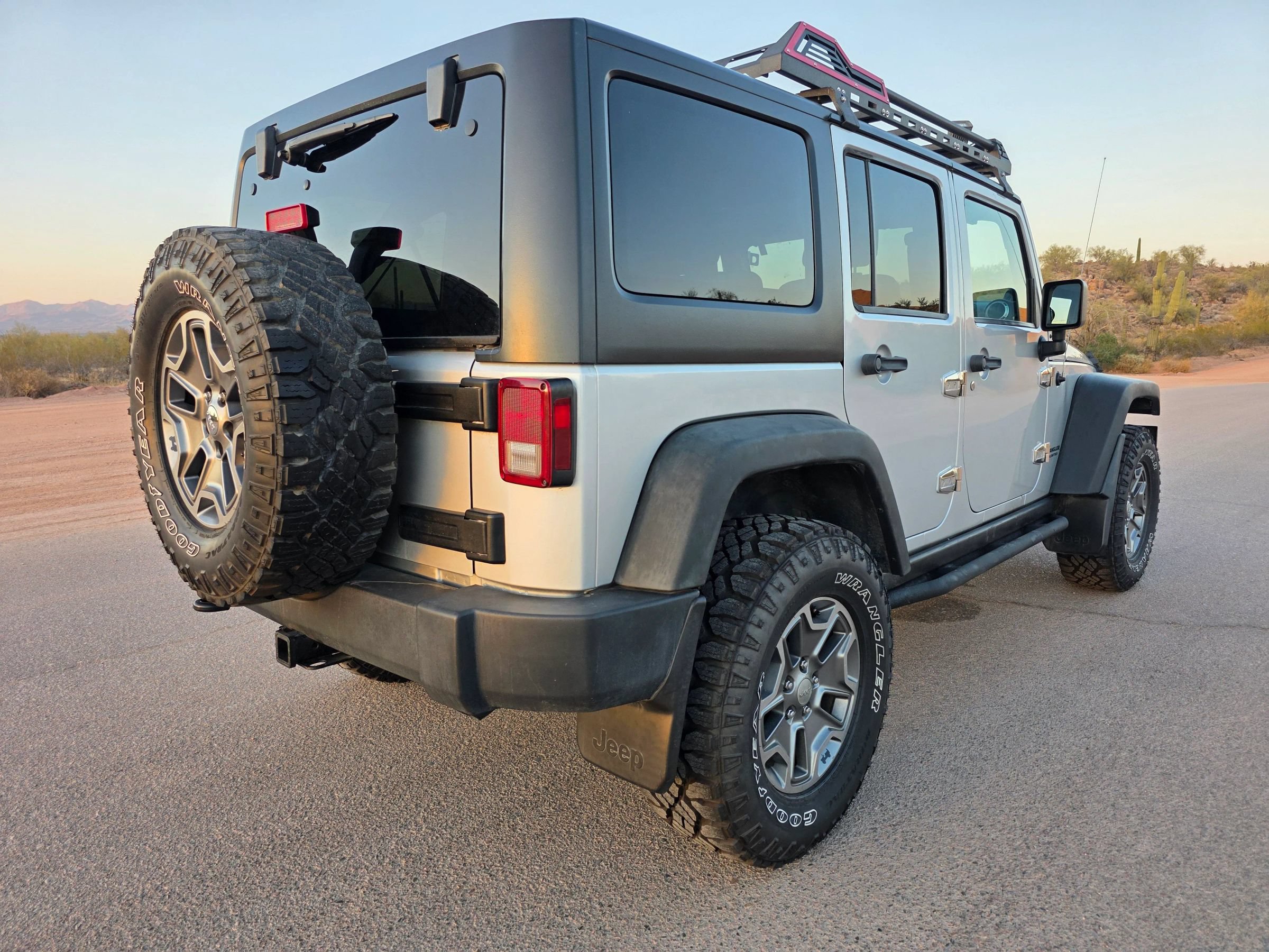 Used 2012 Jeep Wrangler Unlimited Rubicon w/ Dual Top Group AWD/4WD image 5