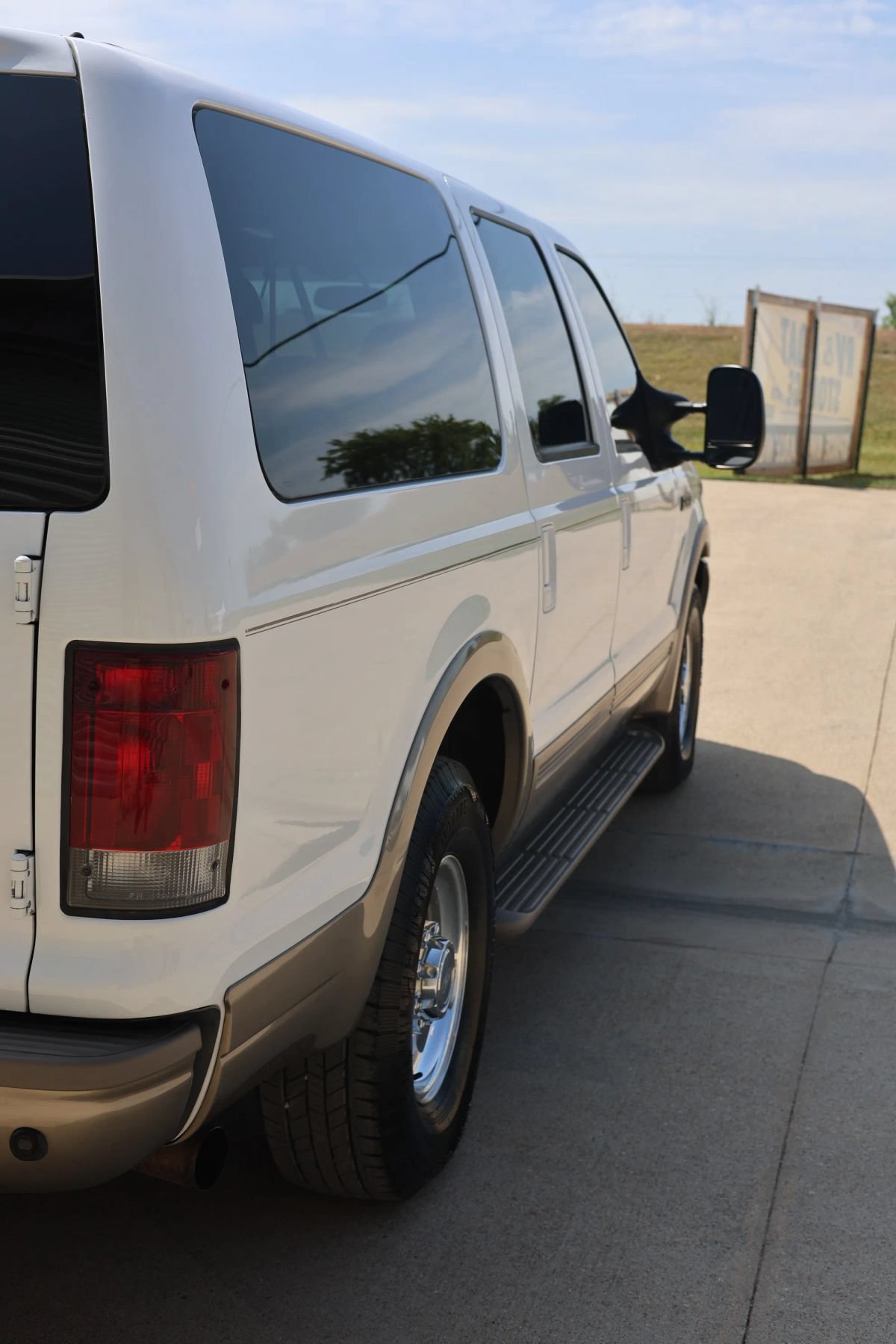 Used 2003 Ford Excursion Eddie Bauer RWD image 5