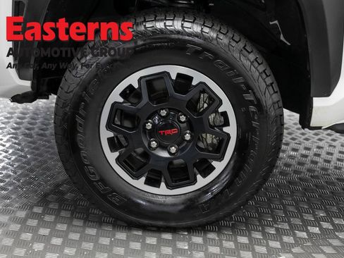 Used 2024 Toyota Tacoma TRD Off-Road AWD/4WD image 31
