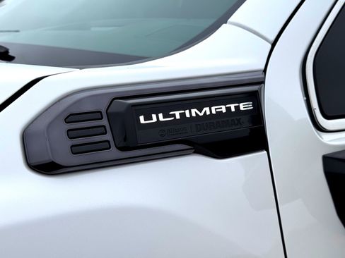 Used 2025 GMC Sierra 2500 Denali Ultimate w/ Max Trailering Package image 3