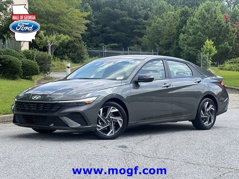 Used 2025 Hyundai Elantra Sport FWD image 1