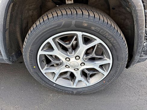 Used 2019 Jeep Grand Cherokee Limited w/ Luxury Group II image 9