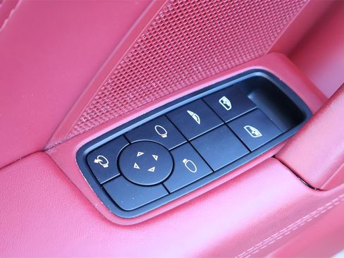 Used 2022 Porsche 911 Turbo S image 12