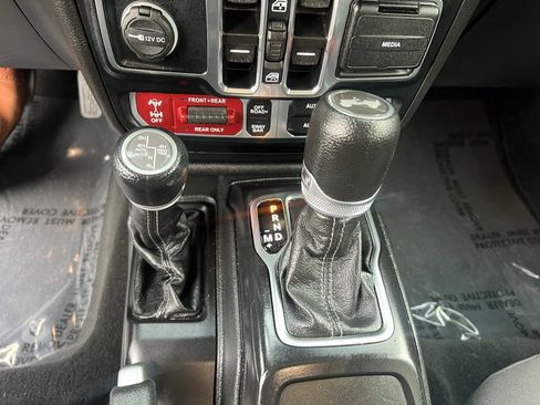 Used 2024 Jeep Wrangler Unlimited Rubicon 4xe image 19