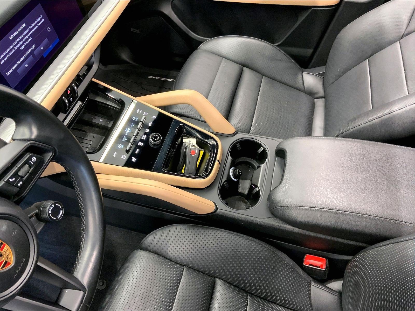 Certified 2024 Porsche Cayenne AWD/4WD image 18