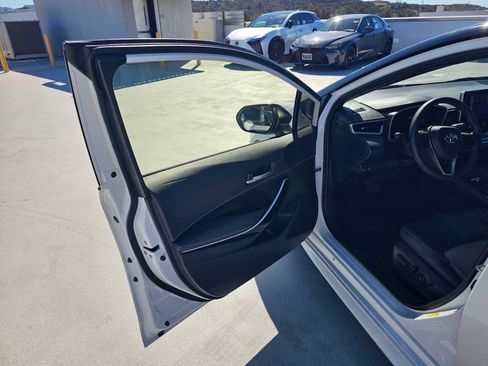 Used 2025 Toyota Corolla XSE FWD image 19