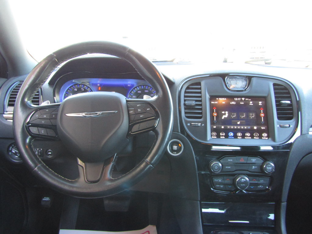 Used 2019 Chrysler 300 S AWD/4WD image 5