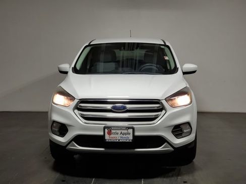 Used 2019 Ford Escape SE image 3