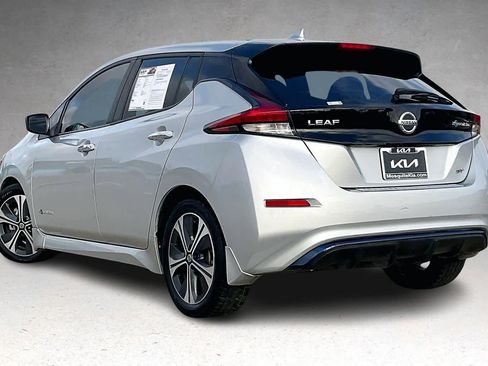 Used 2018 Nissan Leaf SV w/ SV Technology Package image 4
