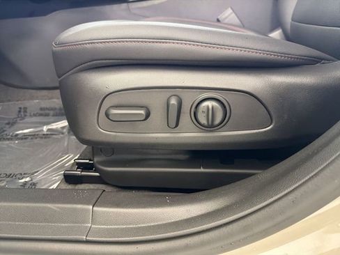 New 2026 Chevrolet Trax RS w/ Sunroof Package image 23