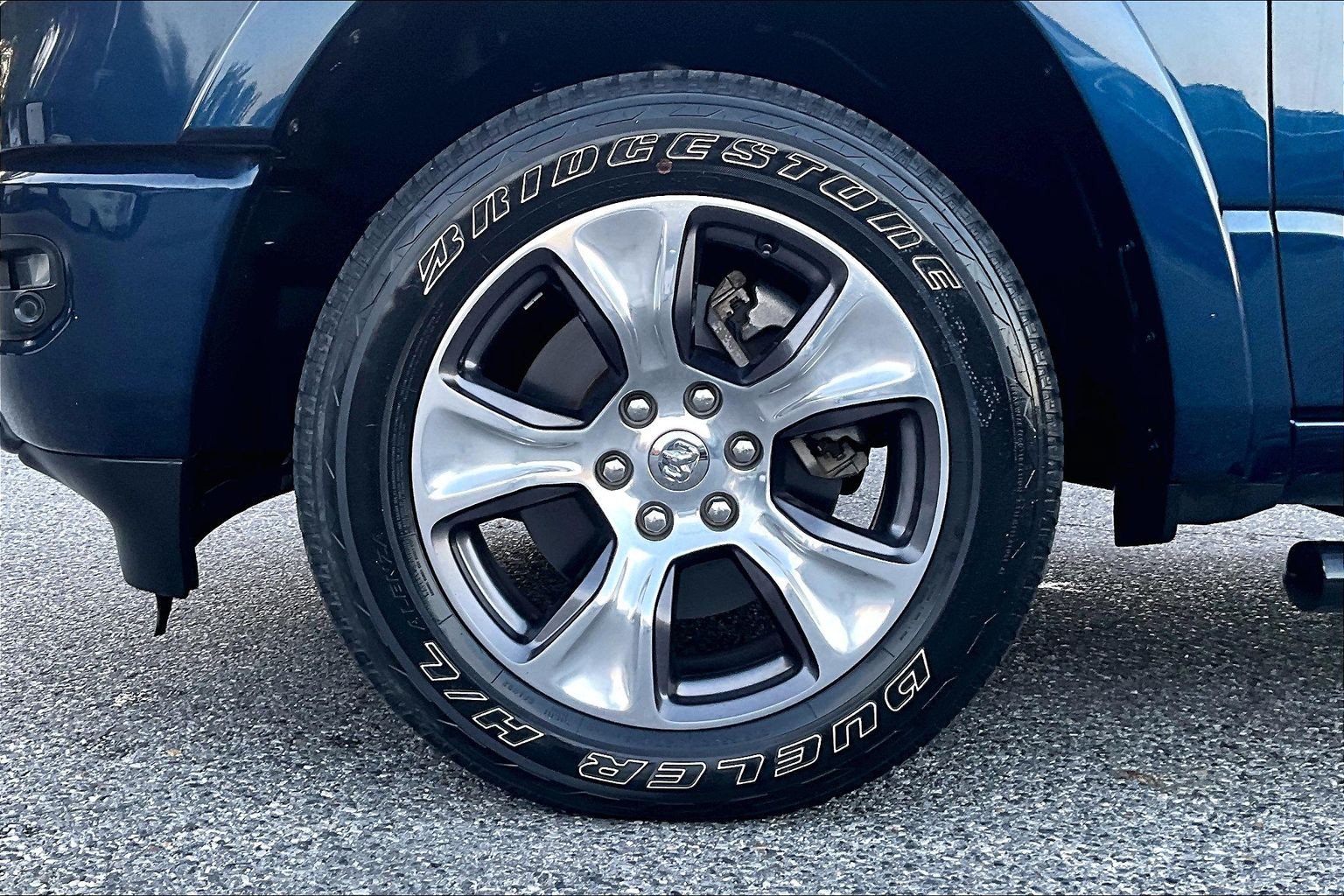 Used 2022 RAM 1500 Laramie w/ Sport Appearance Package AWD/4WD image 9