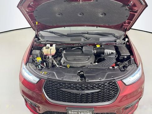 Used 2023 Chrysler Pacifica Touring-L w/ S Appearance Package image 26