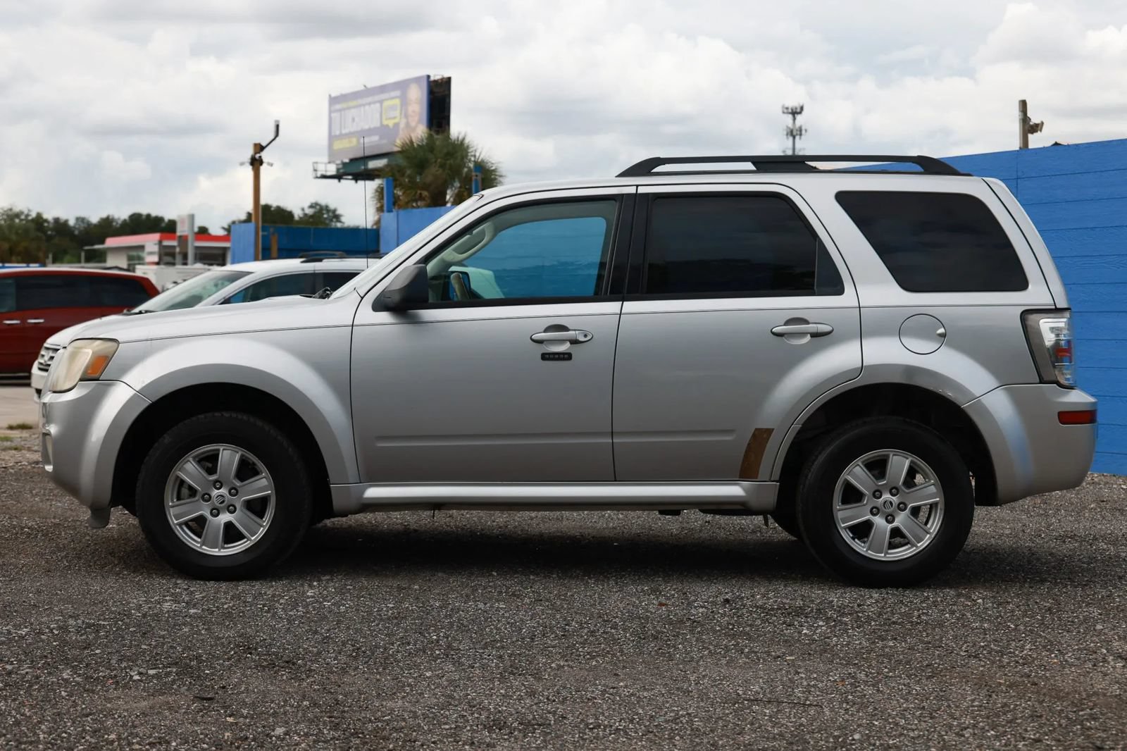 Used 2010 Mercury Mariner 4WD image 3