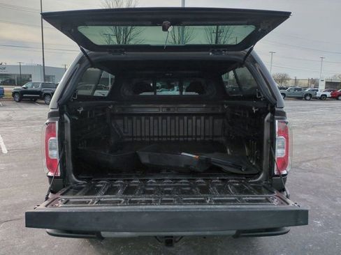 Used 2019 GMC Canyon SLE w/ SLE Convenience Package image 17